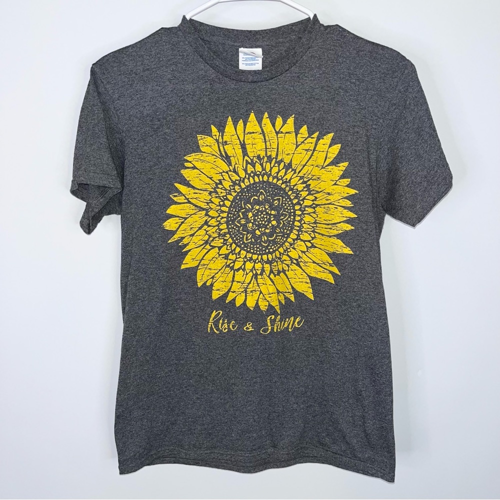 DELTA Pro Weight Charcoal Gray Yellow Sunflower Graphic T-Shirt Small